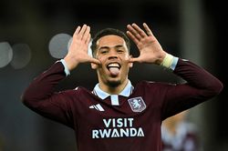 Aston Villa g&acirc;y ngỡ ng&agrave;ng ở Champions League