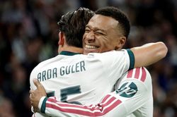 Mbappe tiến s&aacute;t cột mốc lịch sử ở Champions League