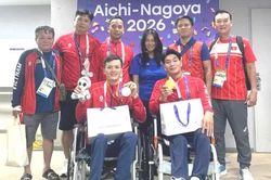 Hai b&agrave;n tay chung niềm tự h&agrave;o