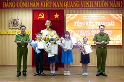 Lan tỏa t&igrave;nh cảm với người l&iacute;nh cứu hỏa qua những l&aacute; thư của học sinh