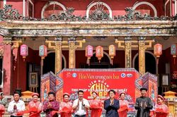 Khai mạc Li&ecirc;n hoan Thư ph&aacute;p Việt Nam lần thứ I tại Cố đ&ocirc; Huế