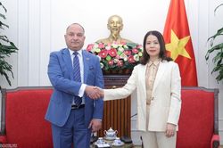 Thứ trưởng Ngoại giao Nguyễn Minh Hằng tiếp Đại sứ Saudi Arabia tại Việt Nam
