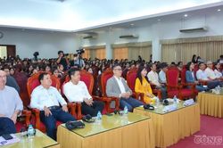 Khoảng c&aacute;ch số trong kỷ nguy&ecirc;n AI: L&agrave;m thế n&agrave;o để kh&ocirc;ng ai bị bỏ lại ph&iacute;a sau?
