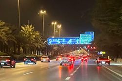 Houthi dồn dập tấn c&ocirc;ng, Mỹ r&uacute;t nh&acirc;n vi&ecirc;n ngoại giao khỏi Ả-rập X&ecirc;-&uacute;t