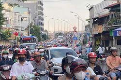 TPHCM đề xuất cấm xe tải giờ cao điểm