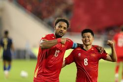 Tuyển Việt Nam: Mục tiêu kép của HLV Kim Sang Sik