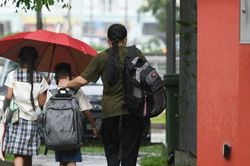 Cuộc đua vào trường tốt khiến nhiều gia đình tính chuyện chuyển nhà