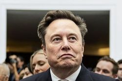 Ngoại trưởng Mỹ n&oacute;i vấn đề Starlink ở Ukraine l&agrave; do Elon Musk quyết định