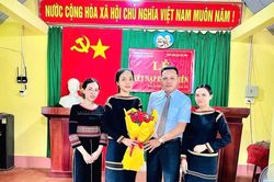 B&iacute; thư chi bộ gần d&acirc;n, đưa bu&ocirc;n S&uacute;t M'Đưng th&agrave;nh điểm s&aacute;ng ph&aacute;t triển Đảng
