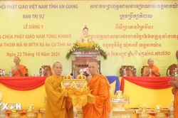 Giữ g&igrave;n n&eacute;t đẹp lễ D&acirc;ng y Kathina của đồng b&agrave;o Khmer An Giang