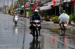 Thời tiết 22/10: Bắc Biển Đ&ocirc;ng gi&oacute; giật cấp 11, Nam Bộ mưa to