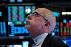 S&P 500 tăng chuỗi 3 phi&ecirc;n nhờ SpaceX v&agrave; Tesla