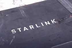 Tỷ ph&uacute; Elon Musk nắm quyền quyết định về Starlink tại Ukraine