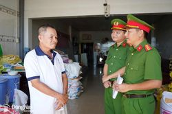 Đội Chữa ch&aacute;y v&agrave; CNCH khu vực 3 tuy&ecirc;n truyền, hướng dẫn c&aacute;c biện ph&aacute;p bảo đảm an to&agrave;n trong qu&aacute; tr&igrave;nh ph&aacute; dỡ c&ocirc;ng tr&igrave;nh phục vụ thi c&ocirc;ng tuyến đường L&ecirc; Duẩn.