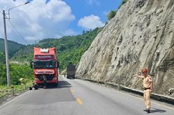 Nguy cơ tai nạn từ h&agrave;nh vi đi sai phần đường, l&agrave;n đường