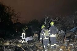 T&ecirc;n lửa li&ecirc;n tục tr&uacute;t xuống Kiev, h&agrave;ng trăm UAV hướng về Moscow