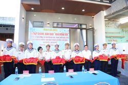 V&ugrave;ng 4 Hải qu&acirc;n kh&aacute;nh th&agrave;nh, b&agrave;n giao nh&agrave; đồng đội cho qu&acirc;n nh&acirc;n
