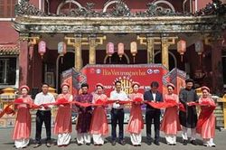 Hồn Việt trong n&eacute;t b&uacute;t