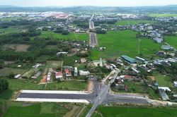 Kh&ocirc;ng để mặt bằng tiếp tục cản trở tiến độ c&aacute;c dự &aacute;n hạ tầng ở Quảng Ng&atilde;i