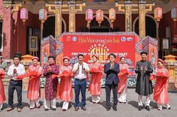 Kh&aacute;m ph&aacute; 'Hồn Việt trong n&eacute;t b&uacute;t' tại Cố đ&ocirc; Huế