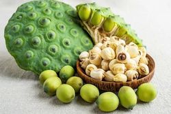 Hạt sen &ndash; vị thuốc qu&yacute; đối với người mất ngủ