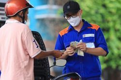 Gi&aacute; xăng dầu đồng loạt giảm từ 15 giờ ng&agrave;y 22/10