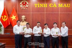 UBND tỉnh C&agrave; Mau tiếp v&agrave; l&agrave;m việc với Tập đo&agrave;n T&T