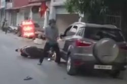 Diễn biến mới vụ người đ&agrave;n &ocirc;ng bị đ&acirc;m tử vong trong &ocirc; t&ocirc; ở H&agrave; Nội, dựng lại hiện trường vụ &aacute;n