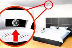 Mẹo d&ugrave;ng điện thoại ph&aacute;t hiện camera quay l&eacute;n trong ph&ograve;ng kh&aacute;ch sạn, ai cũng n&ecirc;n biết
