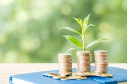 Điều g&igrave; khiến một cổ phiếu x&acirc;y lắp tăng trần 4 phi&ecirc;n li&ecirc;n tiếp, lập đỉnh lịch sử?