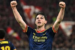 Bayern Munich h&ograve;a Arsenal 2-2: Kane xuất sắc, Rice gỡ h&ograve;a