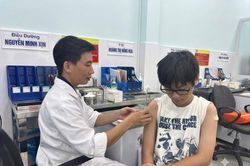 Vì sao trẻ đã tiêm vaccine vẫn có thể mắc não mô cầu?