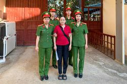Đăng nhiều b&agrave;i b&ocirc;i nhọ l&atilde;nh đạo tỉnh Sơn La, một phụ nữ bị bắt giam
