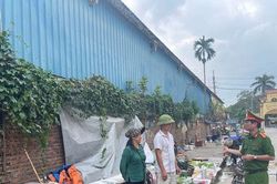 Dựa v&agrave;o sức d&acirc;n giải tỏa khu chợ tồn tại l&acirc;u đời