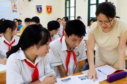 V&igrave; sao Bộ GD&ĐT đề xuất tăng tiết dạy của gi&aacute;o vi&ecirc;n phổ th&ocirc;ng?