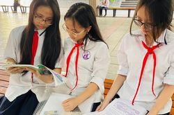 Gỡ khó nhân sự cho 'siêu trường' hàng trăm lớp sau sáp nhập