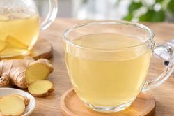 5 loại đồ uống gi&uacute;p dịu họng khi mắc c&uacute;m A