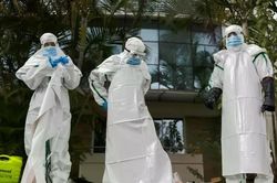 Africa CDC cảnh b&aacute;o kh&ocirc;ng quốc gia n&agrave;o ở ch&acirc;u Phi an to&agrave;n trước dịch Ebola