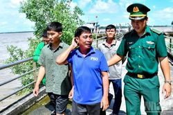 Bộ đội Bi&ecirc;n ph&ograve;ng Cần Thơ tiếp nhận 4 ngư d&acirc;n gặp nạn tr&ecirc;n biển