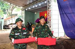 Quy tập th&ecirc;m 12 bộ h&agrave;i cốt liệt sĩ tại C&ocirc;ng vi&ecirc;n L&ecirc; Thị Ri&ecirc;ng