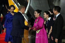 Thủ tướng Cộng h&ograve;a Ba Lan Donald Tusk đến Đ&agrave; Nẵng, bắt đầu thăm ch&iacute;nh thức Việt Nam