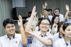 Nguy&ecirc;n Đại sứ Hoa Kỳ đối thoại c&ugrave;ng sinh vi&ecirc;n TPHCM