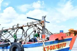 Cứu sống 4 ngư d&acirc;n L&acirc;m Đồng sau vụ ch&igrave;m t&agrave;u tr&ecirc;n biển