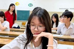 Bộ GD&ĐT lấy &yacute; kiến về thi tuyển lớp 10 bằng hai m&ocirc;n