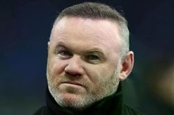 Rooney chỉ tr&iacute;ch cầu thủ MU h&agrave;nh xử như những đứa trẻ