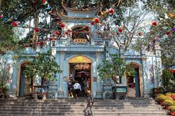 Lạng Sơn: Tham &ocirc; 6,2 tỷ đồng tiền c&ocirc;ng đức Đền Bắc Lệ, nguy&ecirc;n ph&oacute; chủ tịch x&atilde; c&ugrave;ng 13 người kh&aacute;c bị đề nghị truy tố
