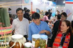 TP Hồ Ch&iacute; Minh: Hội chợ triển l&atilde;m sản phẩm c&ocirc;ng nghiệp n&ocirc;ng th&ocirc;n ti&ecirc;u biểu