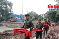 Quy tập th&ecirc;m 12 h&agrave;i cốt liệt sĩ tại C&ocirc;ng vi&ecirc;n L&ecirc; Thị Ri&ecirc;ng