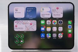 Tin n&oacute;ng c&ocirc;ng nghệ 23/10: V&igrave; sao kh&ocirc;ng n&ecirc;n d&aacute;n m&agrave;n h&igrave;nh khi mua iPhone Duo?