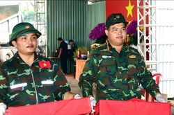 Quy tập th&ecirc;m 12 bộ h&agrave;i cốt liệt sĩ ở C&ocirc;ng vi&ecirc;n L&ecirc; Thị Ri&ecirc;ng